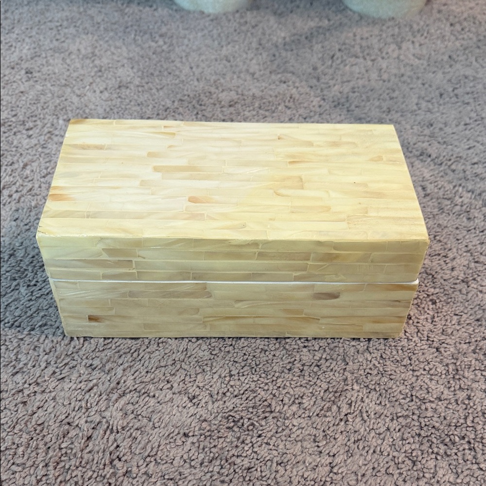 Elegant Cream Decorative Box